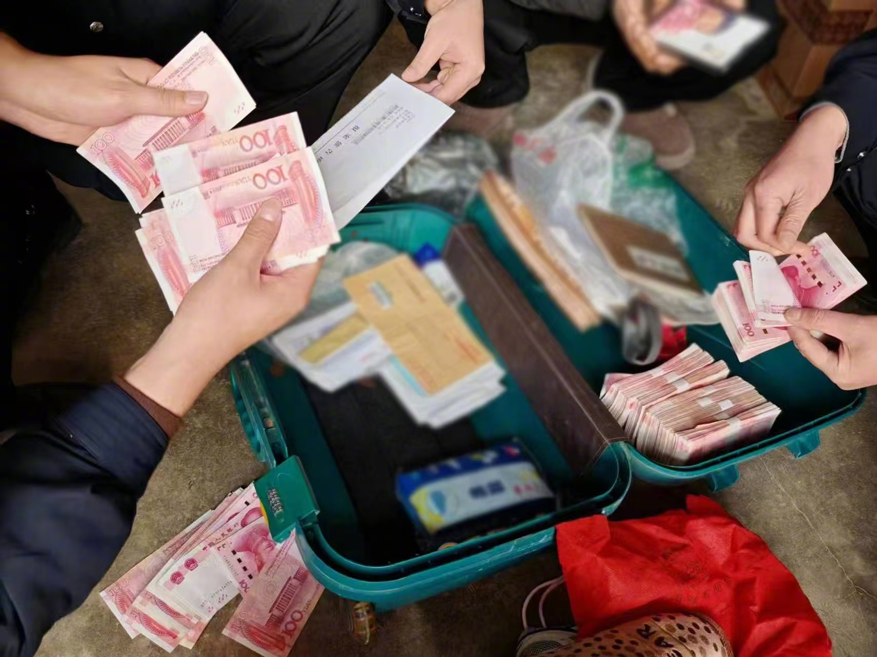 最新带现金几十万能过安检方法分析(最方便真实的平阳携带现金过安检有具体规定吗方法)